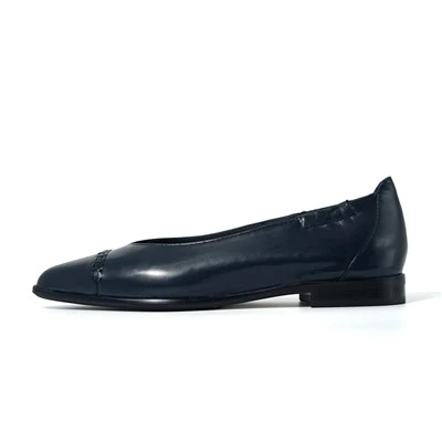Flat Kulit Runcing Biru Navy Minimalis